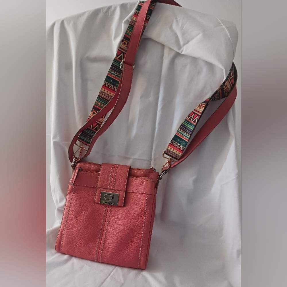 Tignanello Stylish Pink Pebbled Leather Turn Lock Crossbody Bag. Beautiful Bag.
